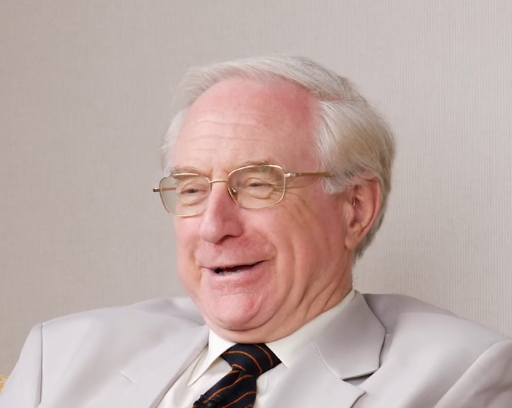 Dr. Thomas Noble